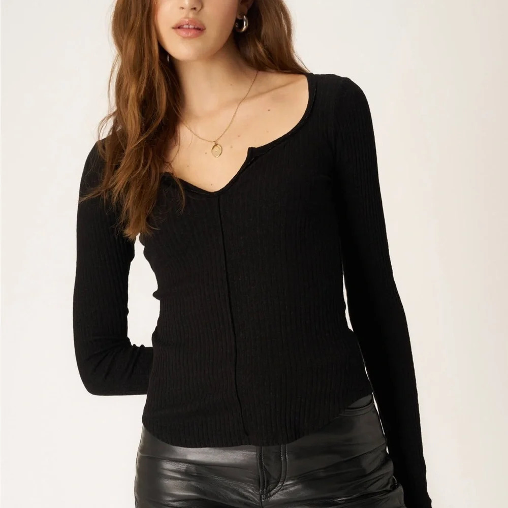 Project Social T Voyager Notch Neck Ribbed Top in Inca Gold - NEW - Size XS